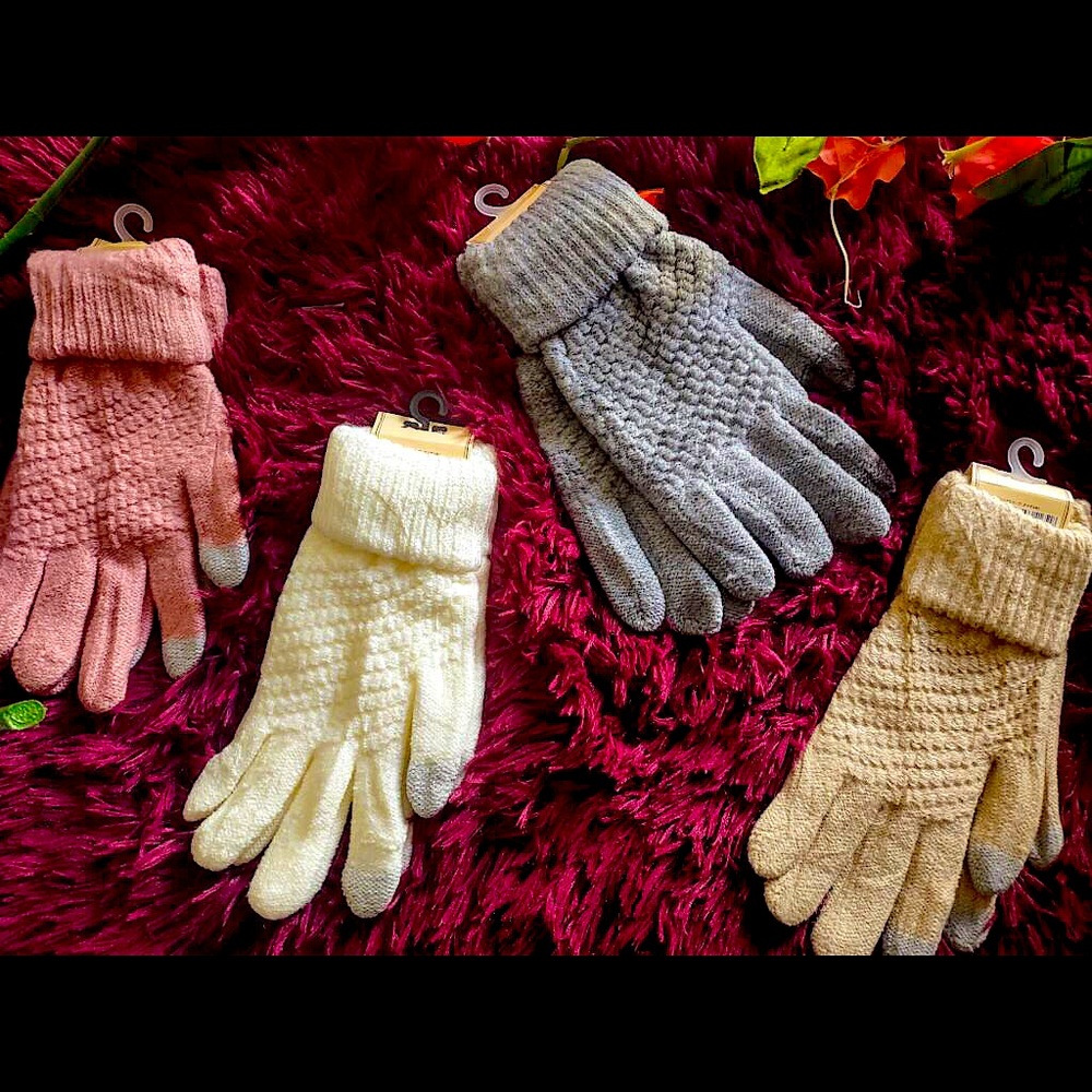 Customized Knitted Arcylic Touchscreen Winter Gloves. Womens and Mens